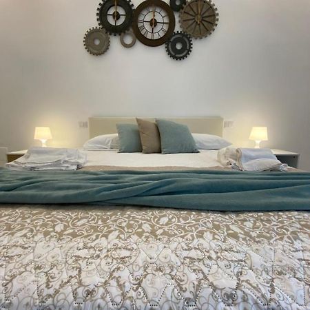 Cavour 221 - Central Station Hotel Bari Ngoại thất bức ảnh
