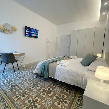 Cavour 221 - Central Station Hotel Bari Ngoại thất bức ảnh