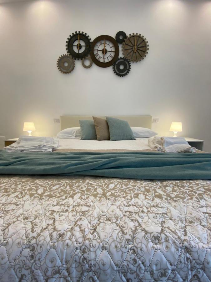 Cavour 221 - Central Station Hotel Bari Ngoại thất bức ảnh
