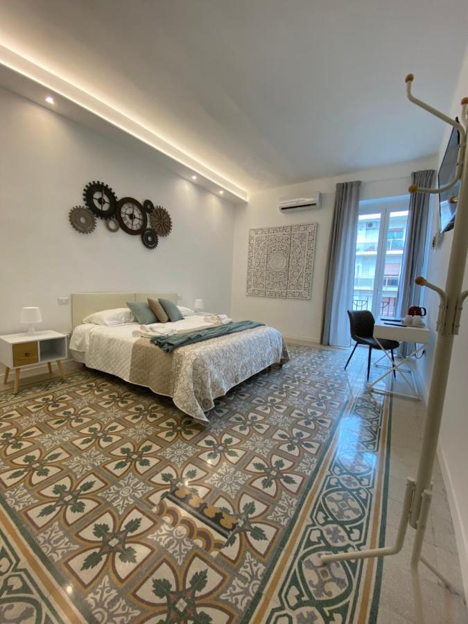 Cavour 221 - Central Station Hotel Bari Ngoại thất bức ảnh