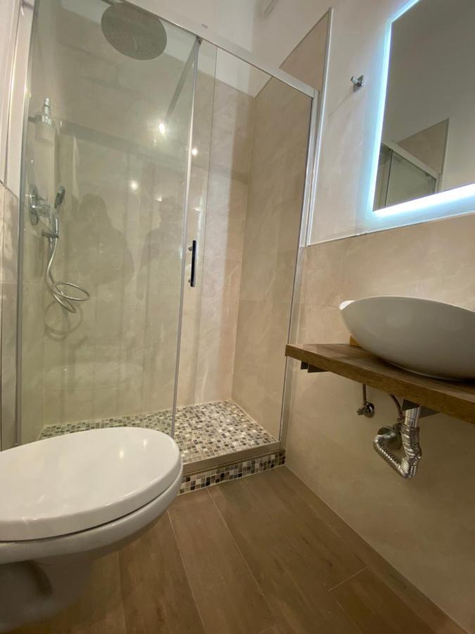 Cavour 221 - Central Station Hotel Bari Ngoại thất bức ảnh