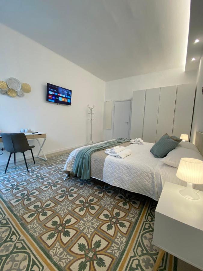 Cavour 221 - Central Station Hotel Bari Ngoại thất bức ảnh